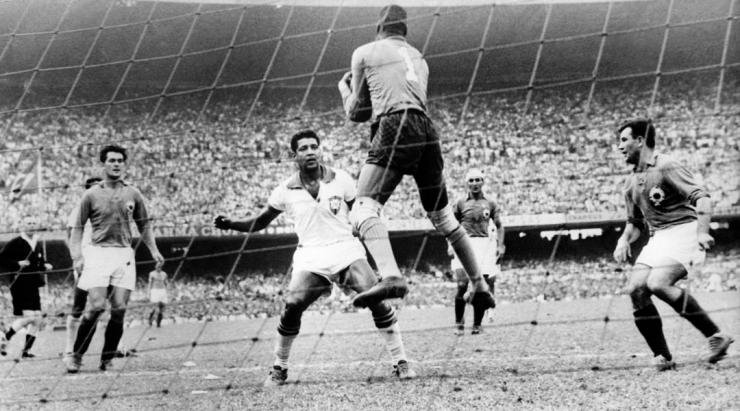 №11. BRAZIL - YUGOSLAVIA 2:0 (1:0). Югославов вынудили начать матч вдесятером